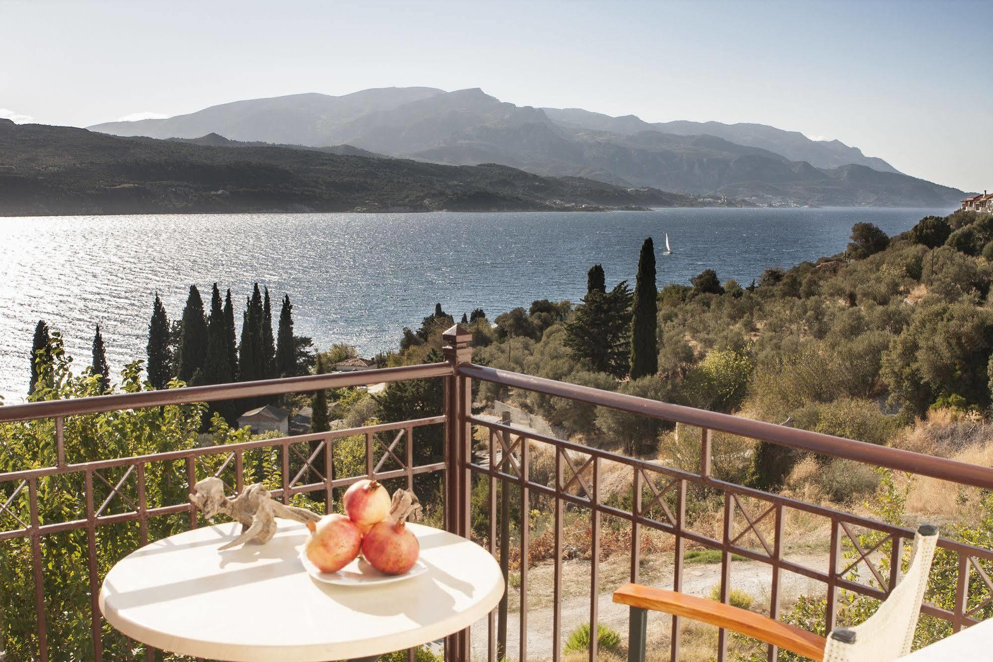 Scorpios Hotel&Suites Samos Town Exterior foto