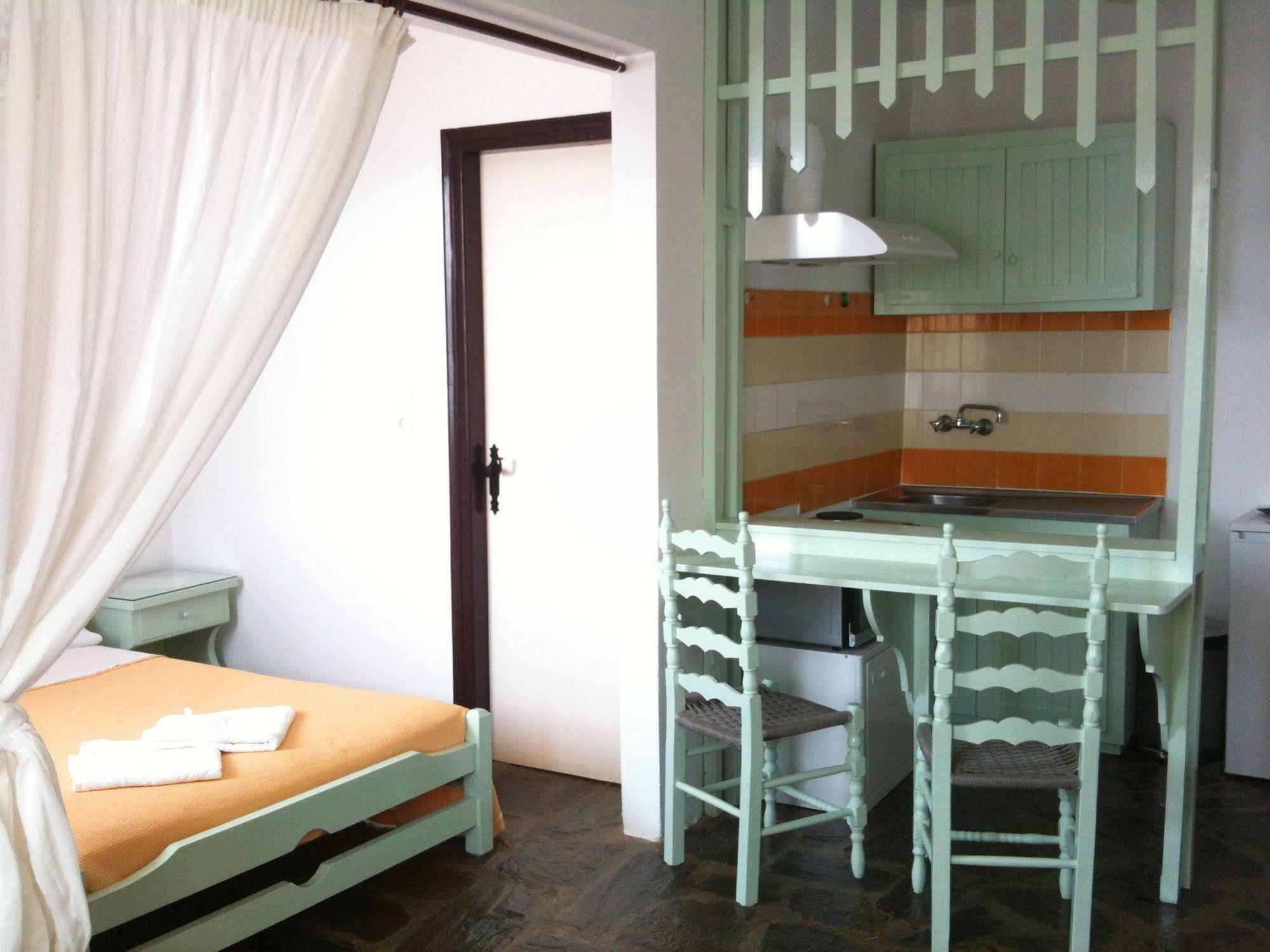 Scorpios Hotel&Suites Samos Town Exterior foto