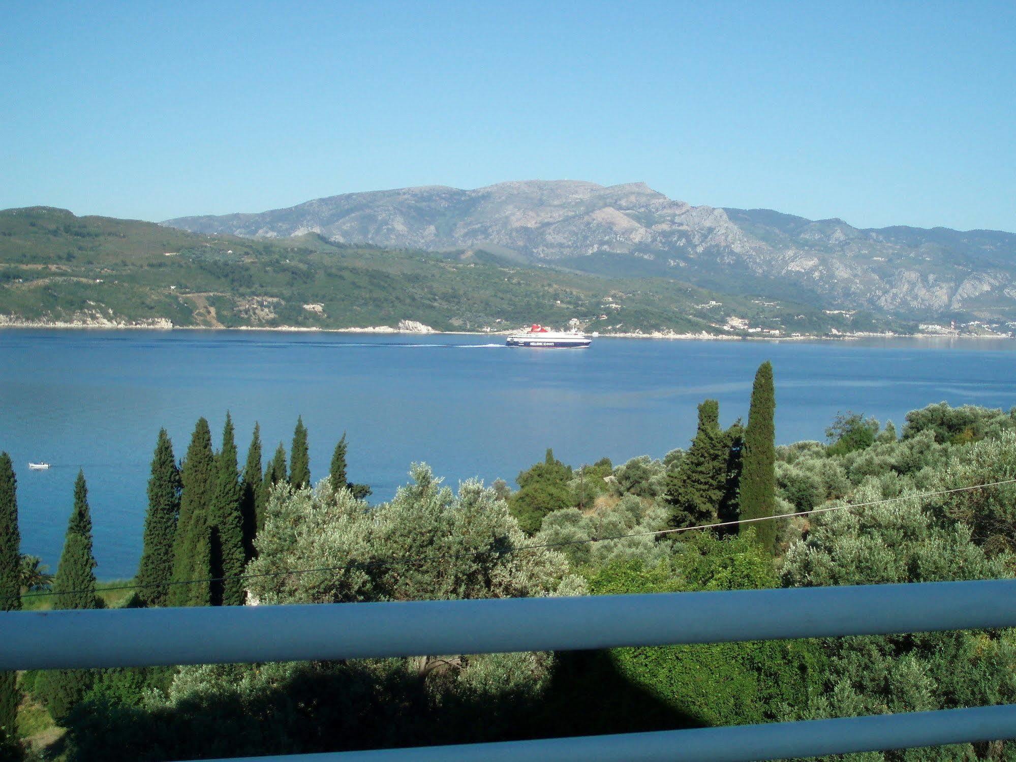 Scorpios Hotel&Suites Samos Town Exterior foto